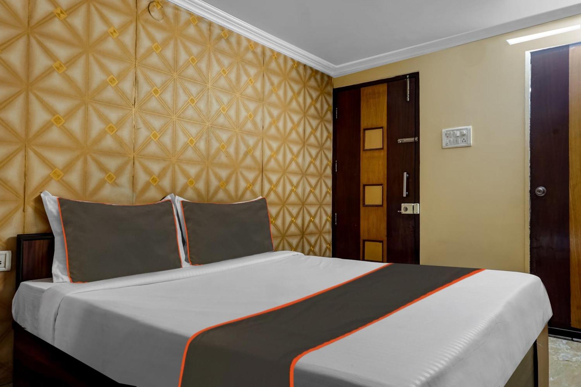 Hotel Galaxy Residency Kalyani Nagar ปูเน่ ภายนอก รูปภาพ