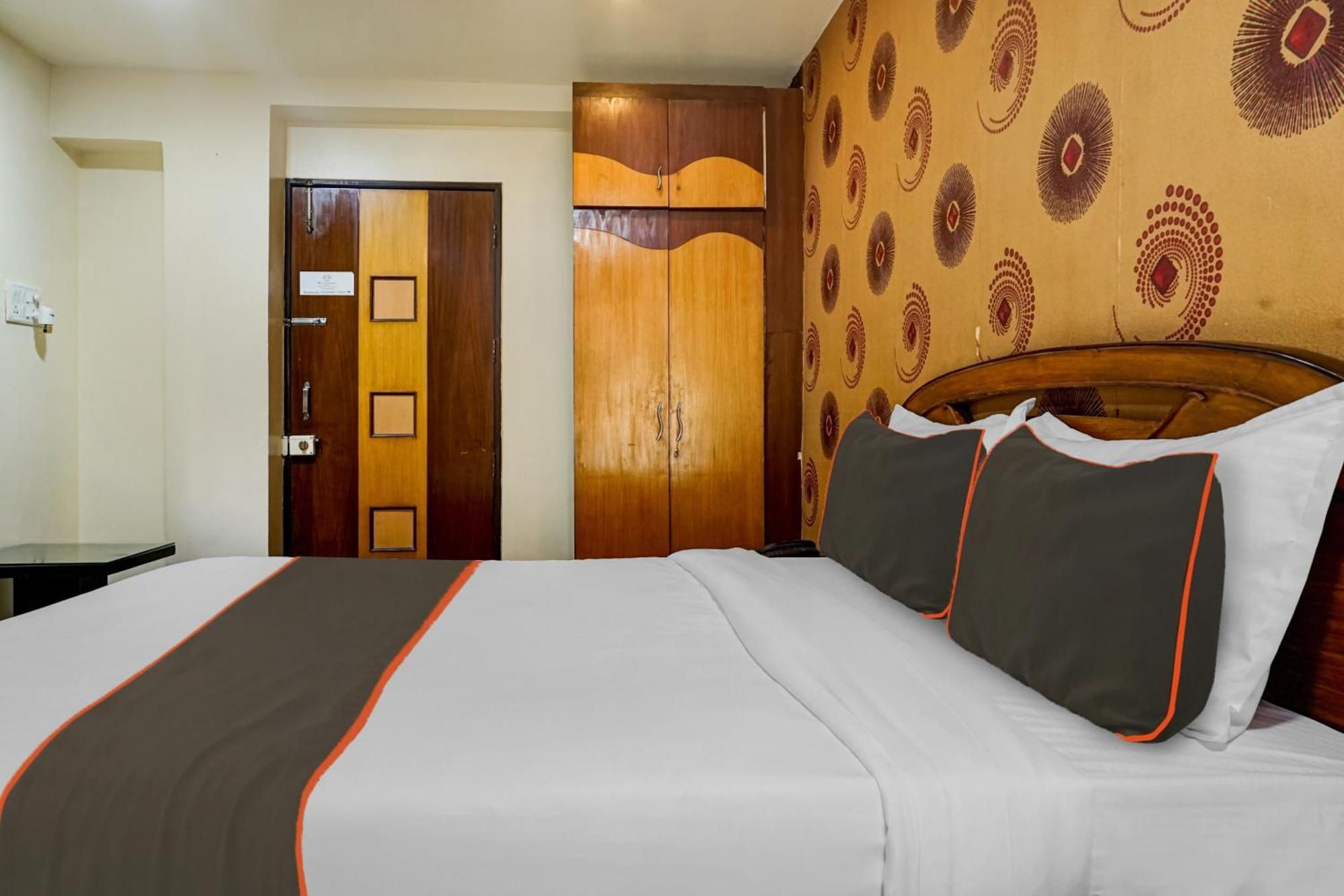 Hotel Galaxy Residency Kalyani Nagar ปูเน่ ภายนอก รูปภาพ